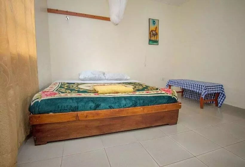 هتل Virunga Campsite And Backpackers