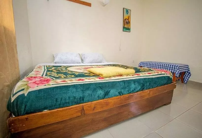 هتل Virunga Campsite And Backpackers