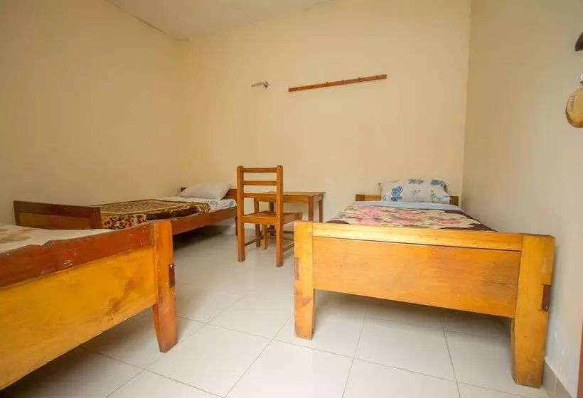 هتل Virunga Campsite And Backpackers