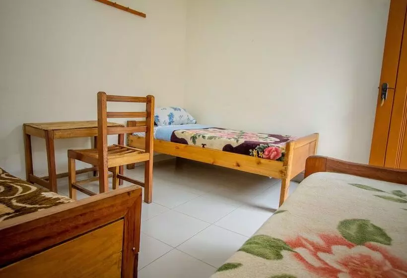 هتل Virunga Campsite And Backpackers