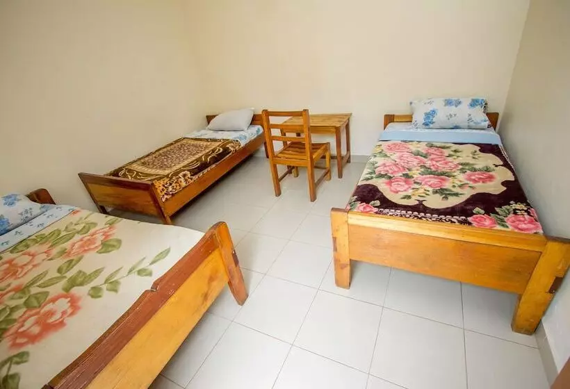 هتل Virunga Campsite And Backpackers