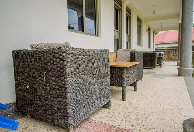 هتل Virunga Campsite And Backpackers