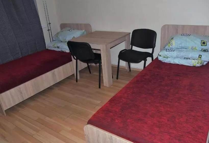 مُتل Hostelis Laurita