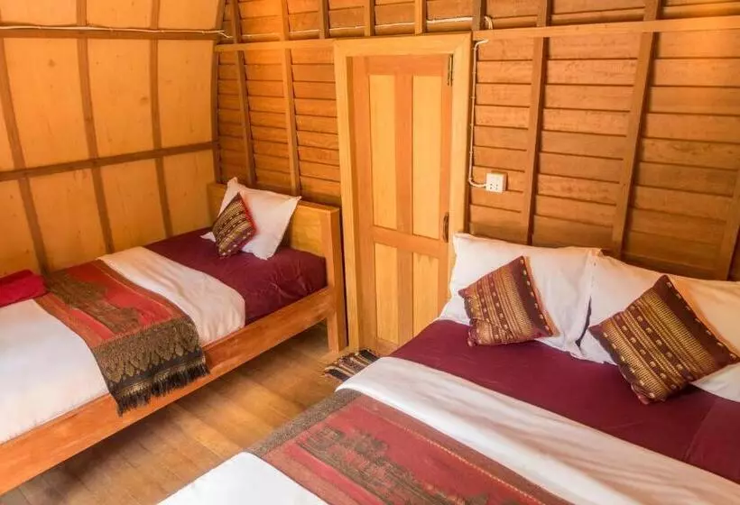 استراحتگاه Bamboo Bungalow