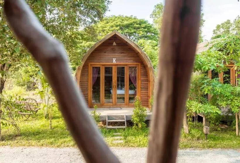 استراحتگاه Bamboo Bungalow