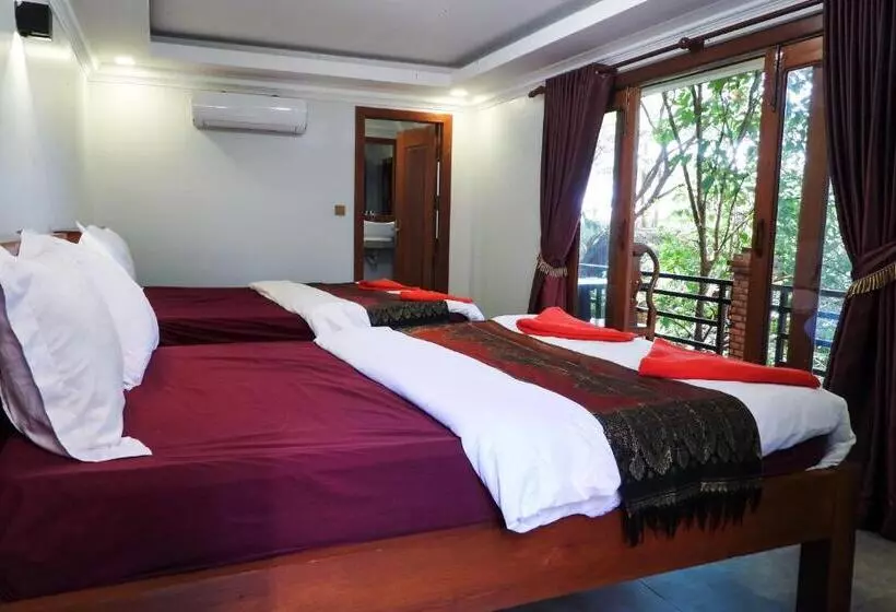 استراحتگاه Bamboo Bungalow