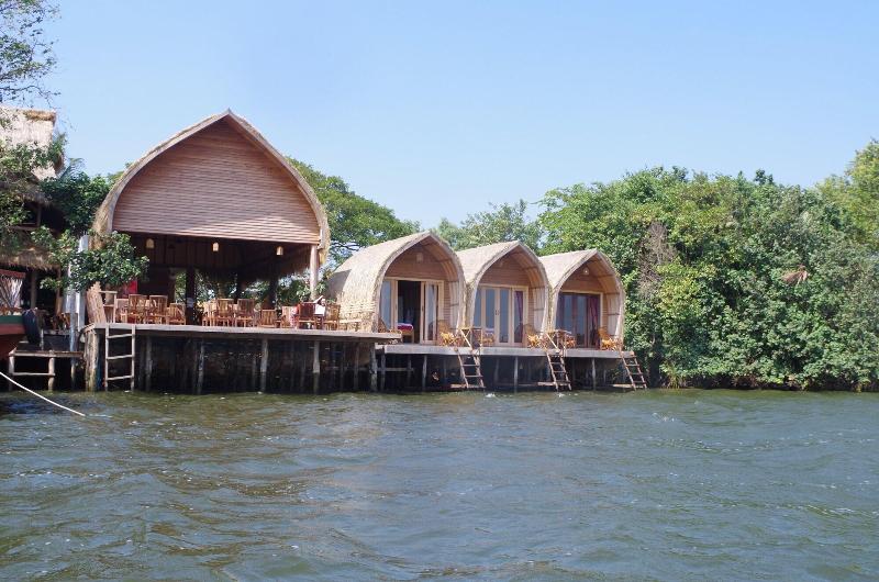منتجع Bamboo Bungalow