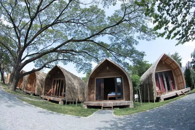 استراحتگاه Bamboo Bungalow