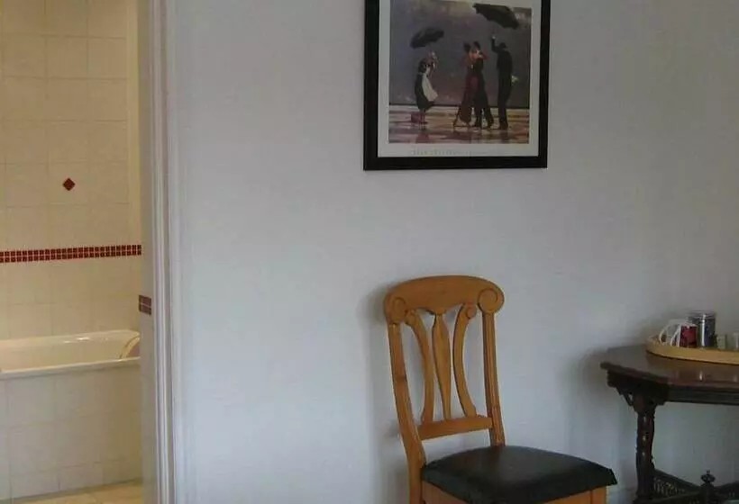 Savannah Bed And Breakfast