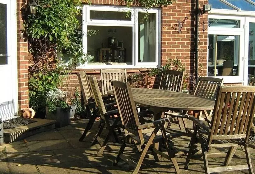 Savannah Bed And Breakfast