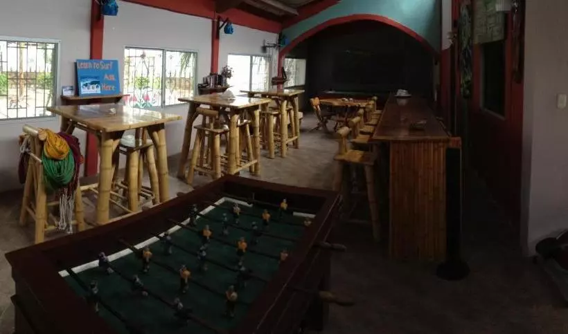 Retkeilymaja Hostal Surf Olón