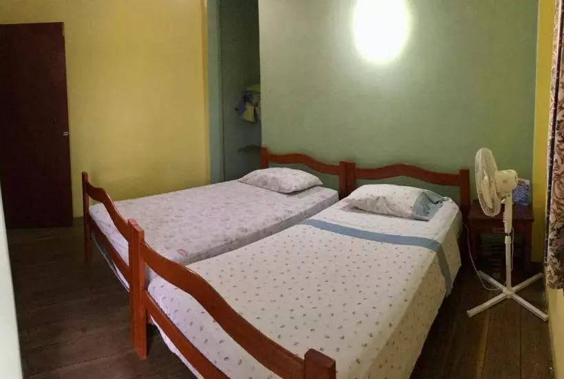 Retkeilymaja Hostal Surf Olón