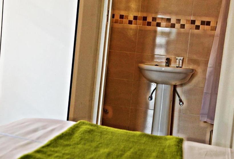 تختخواب و صبحانه Cosy Palms