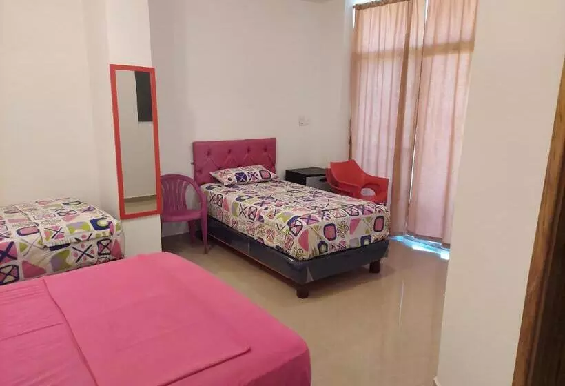 Hotelli Almond Beach