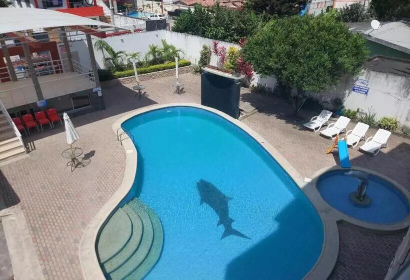 Hotelli Almond Beach