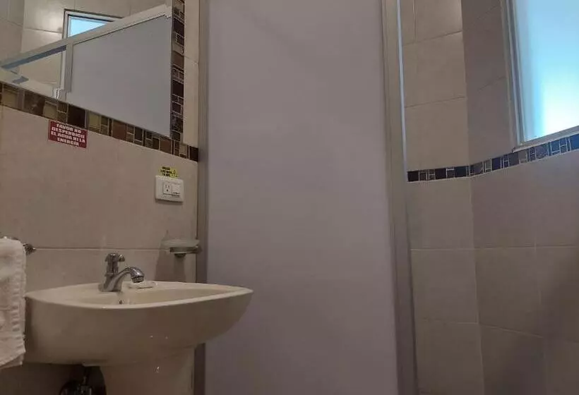 Hotelli Almond Beach