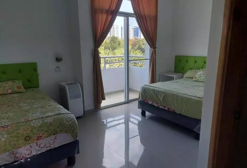 Hotelli Almond Beach