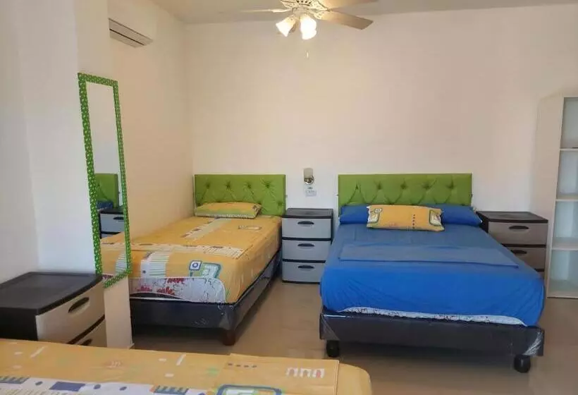 Hotelli Almond Beach