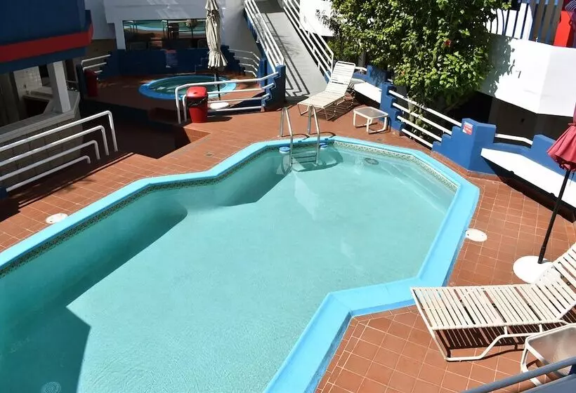 Hotelli Mediterraneo