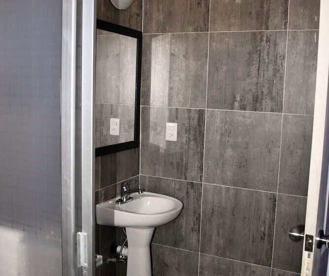 فندق Mediterraneo