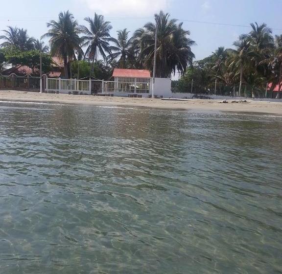 هتل Playa Tiburón