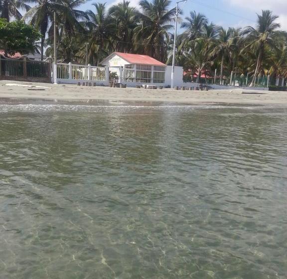 هتل Playa Tiburón