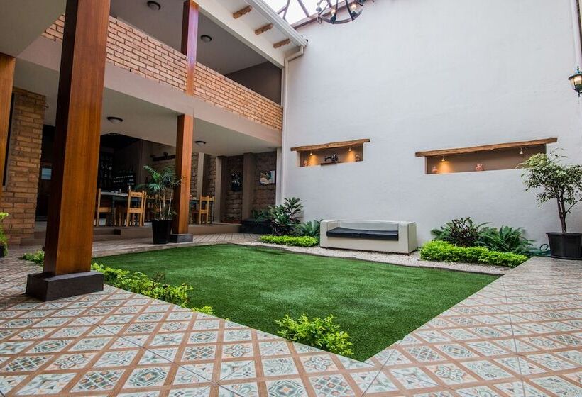 בית מלון כפרי San Rocke House