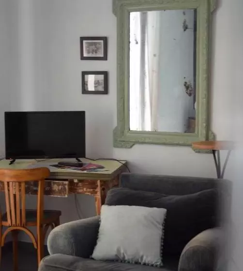 ベッドアンドブレックファースト Maison D Hôtes La Villa Madeleine