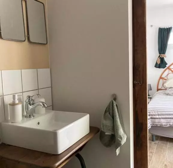 ベッドアンドブレックファースト Maison D Hôtes La Villa Madeleine