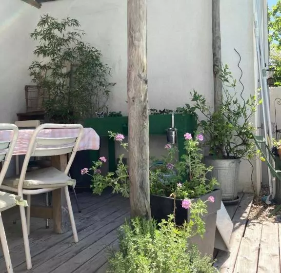 ベッドアンドブレックファースト Maison D Hôtes La Villa Madeleine