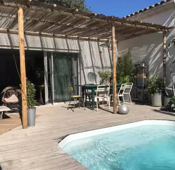 ベッドアンドブレックファースト Maison D Hôtes La Villa Madeleine