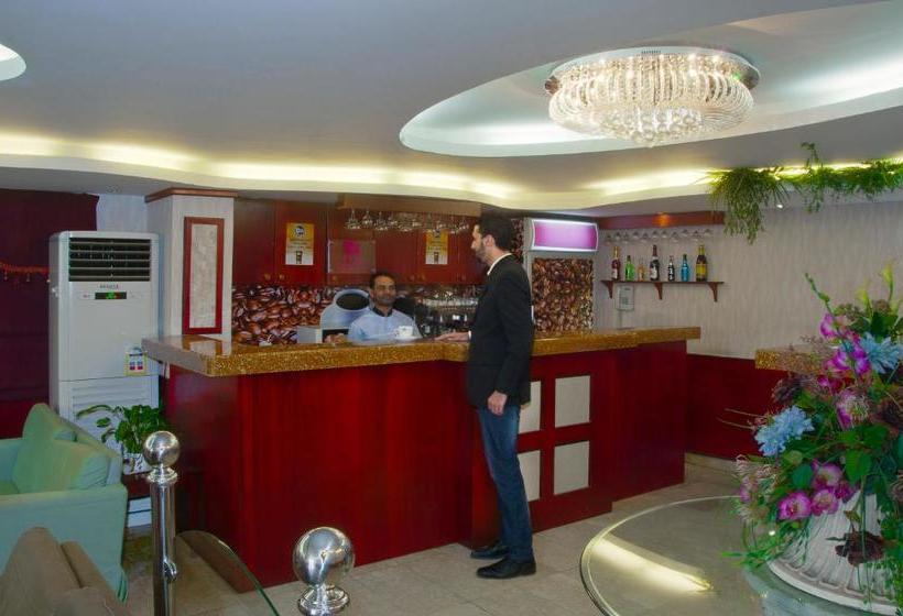 호텔 Al Farhan Suites Al Hamrajeddah