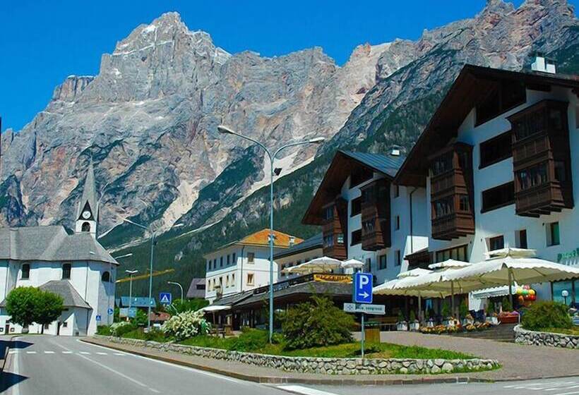 בית מלון כפרי Albergo Dolomiti