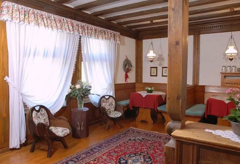 ホテル Albergo Dolomiti