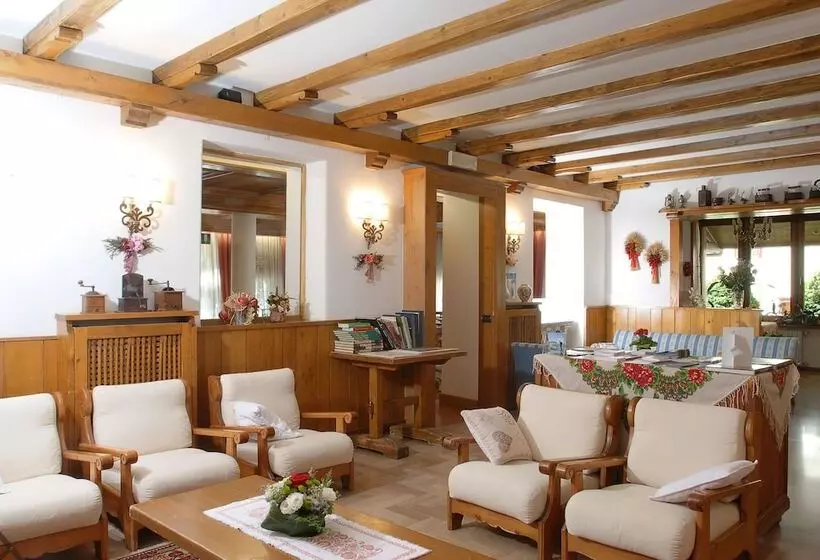 ホテル Albergo Dolomiti