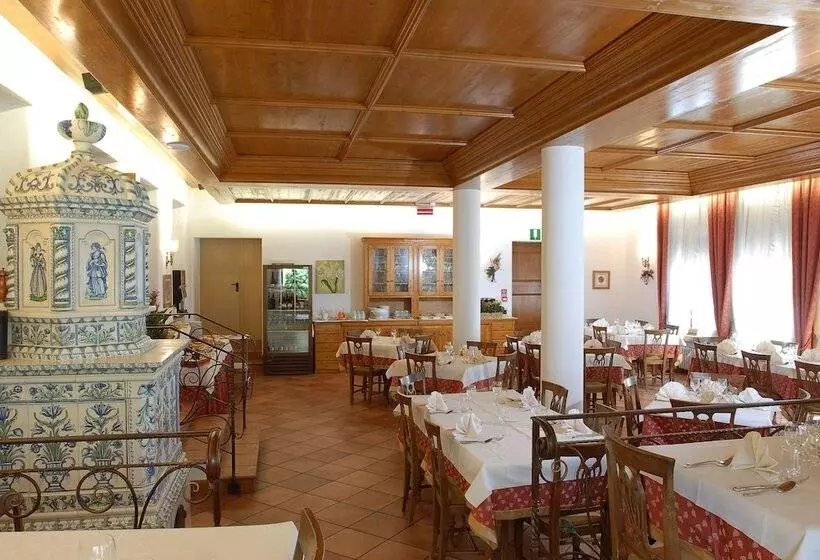 ホテル Albergo Dolomiti