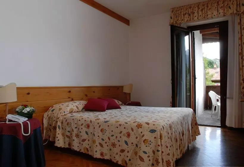ホテル Albergo Dolomiti