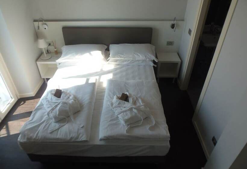 Szálloda Albergo Dongo