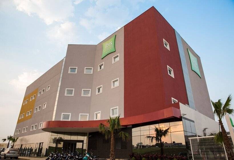 בית מלון כפרי Ibis Styles Birigui