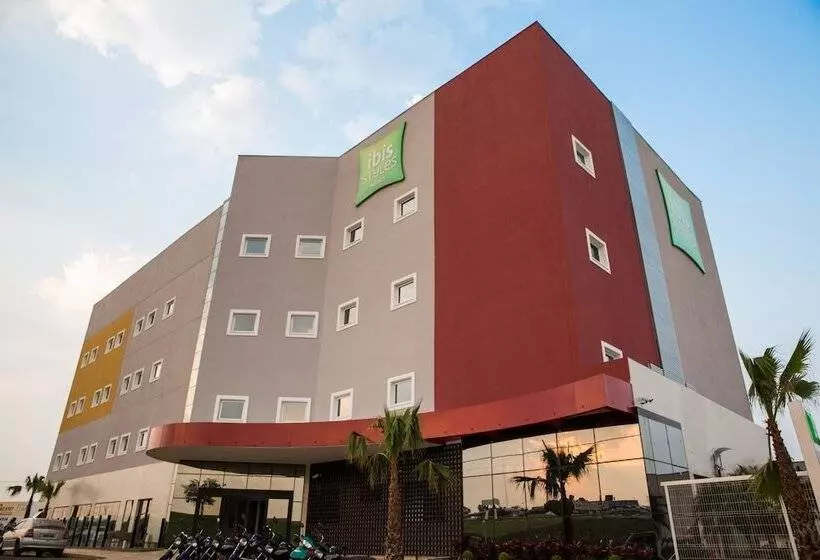 ホテル Ibis Styles Birigui