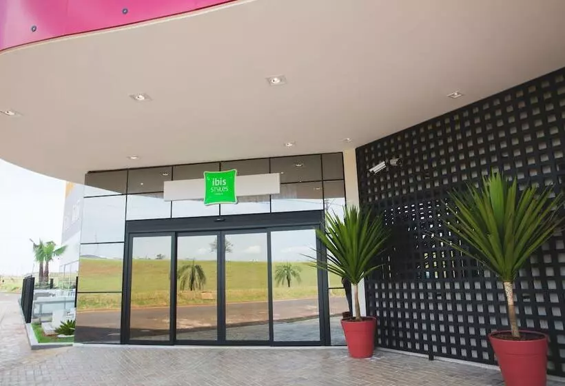 ホテル Ibis Styles Birigui