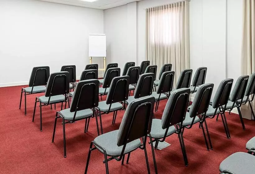 ホテル Ibis Styles Birigui