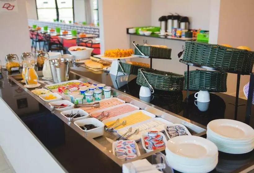 ホテル Ibis Styles Birigui