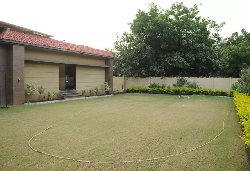 ホテル Om Palace And Party Plot
