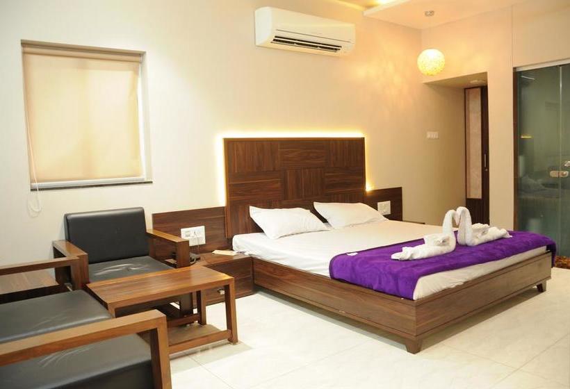 בית מלון כפרי Om Palace And Party Plot