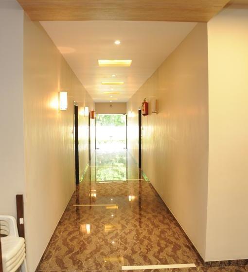 בית מלון כפרי Om Palace And Party Plot