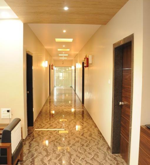 בית מלון כפרי Om Palace And Party Plot