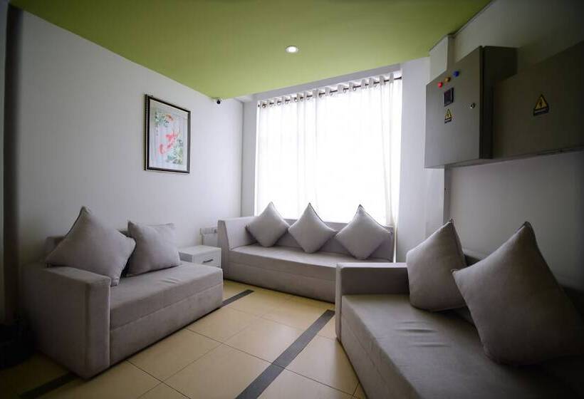 فندق Thilhara Days Inn