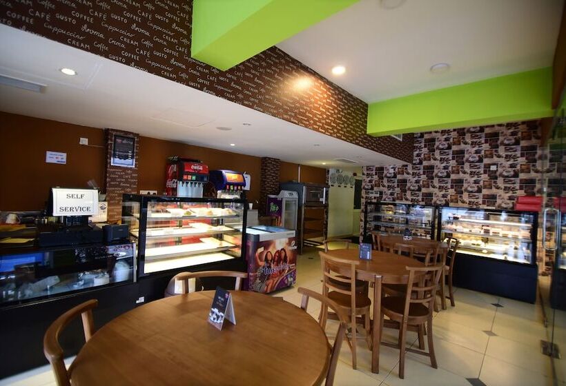 فندق Thilhara Days Inn