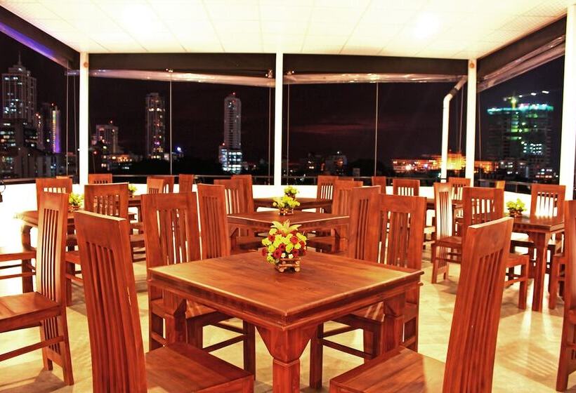 فندق Thilhara Days Inn